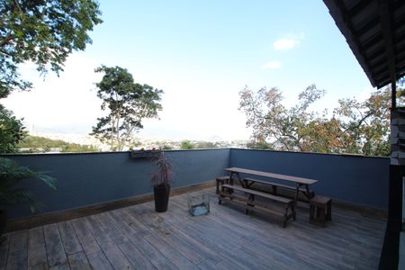 Casa de condomínio à venda com 150m², 3 quartos e 1 vagaÁrea Externa