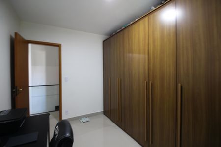 Casa de condomínio à venda com 150m², 3 quartos e 1 vagaQuarto 2