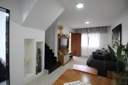 Casa de condomínio à venda com 150m², 3 quartos e 1 vagaSala