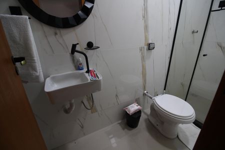 Casa de condomínio à venda com 150m², 3 quartos e 1 vagaBanheiro Social