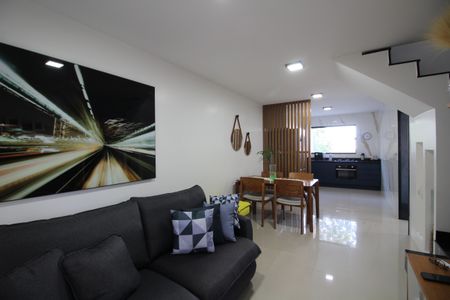 Casa de condomínio à venda com 150m², 3 quartos e 1 vagaSala