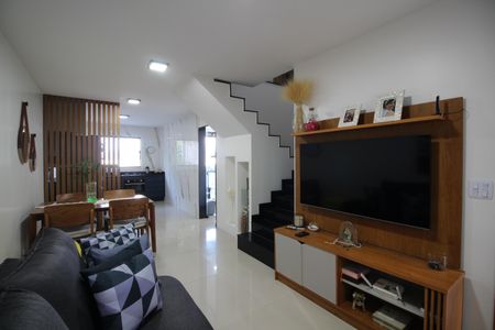 Casa de condomínio à venda com 150m², 3 quartos e 1 vagaSala