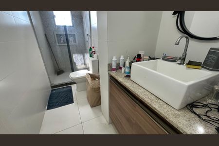 Apartamento à venda com 105m², 2 quartos e 1 vagaBanheiro da Suíte 