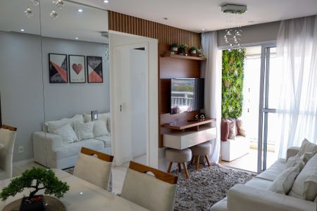 Sala de apartamento à venda com 2 quartos, 52m² em Jardim Roberto, Osasco