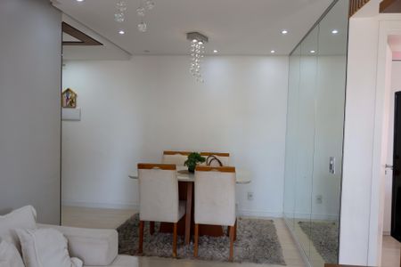 Sala de apartamento à venda com 2 quartos, 52m² em Jardim Roberto, Osasco