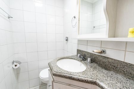 Apartamento à venda com 128m², 3 quartos e 2 vagasBanheiro da suíte 1