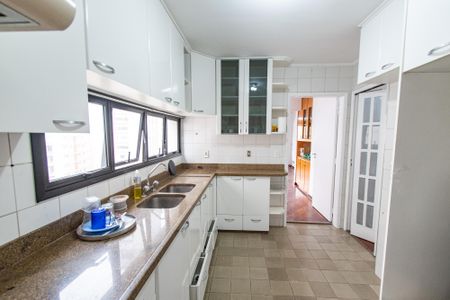 Apartamento à venda com 128m², 3 quartos e 2 vagasCozinha