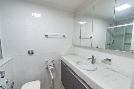 Apartamento à venda com 128m², 3 quartos e 2 vagasBanheiro da suíte 3