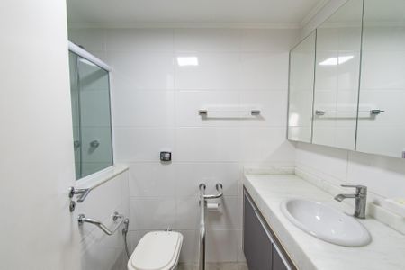 Apartamento à venda com 128m², 3 quartos e 2 vagasBanheiro da suíte 3