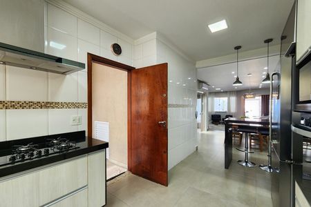 Casa à venda com 267m², 3 quartos e 4 vagas Casa à venda com 267m², 3 quartos e 4 vagasCozinha