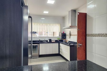 Casa à venda com 267m², 3 quartos e 4 vagas Casa à venda com 267m², 3 quartos e 4 vagasCozinha