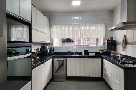 Casa à venda com 267m², 3 quartos e 4 vagas Casa à venda com 267m², 3 quartos e 4 vagasCozinha