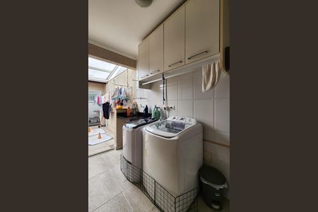 Casa à venda com 267m², 3 quartos e 4 vagas Casa à venda com 267m², 3 quartos e 4 vagasÁrea de Serviço