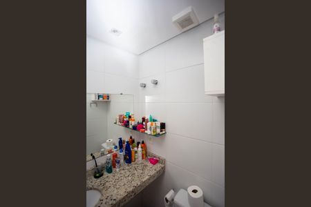 Apartamento à venda com 56m², 2 quartos e 1 vagaBanheiro Social