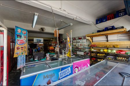 Casa à venda com 230m², 3 quartos e 5 vagasMercado