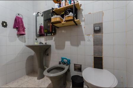 Casa à venda com 230m², 3 quartos e 5 vagasBanheiro de serviço