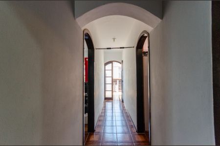 Casa à venda com 230m², 3 quartos e 5 vagasCorredor