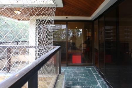 Apartamento para alugar com 205m², 3 quartos e 3 vagas Apartamento para alugar com 205m², 3 quartos e 3 vagasVaranda da Sala