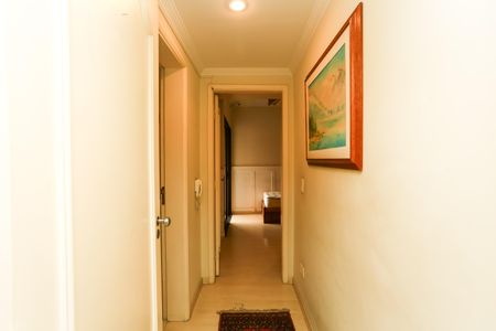 Apartamento para alugar com 205m², 3 quartos e 3 vagas Apartamento para alugar com 205m², 3 quartos e 3 vagasCorredor