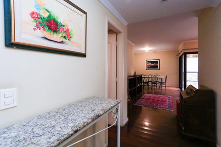 Apartamento para alugar com 205m², 3 quartos e 3 vagas Apartamento para alugar com 205m², 3 quartos e 3 vagasHall