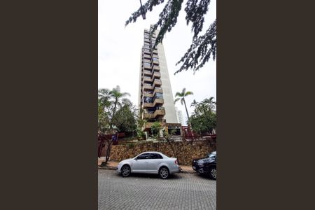 Apartamento para alugar com 205m², 3 quartos e 3 vagas Apartamento para alugar com 205m², 3 quartos e 3 vagasFachada