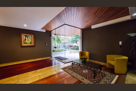 Apartamento para alugar com 205m², 3 quartos e 3 vagas Apartamento para alugar com 205m², 3 quartos e 3 vagasHall de entrada