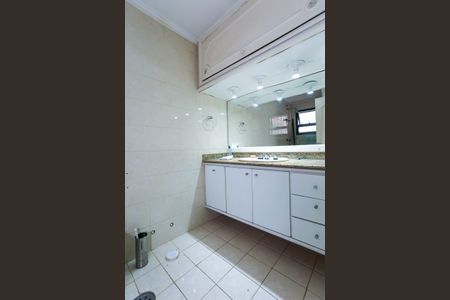 Apartamento para alugar com 205m², 3 quartos e 3 vagas Apartamento para alugar com 205m², 3 quartos e 3 vagasBanheiro da Suíte 3