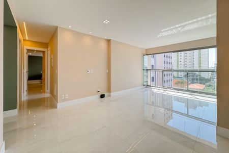 Apartamento à venda com 81m², 2 quartos e 1 vaga Apartamento à venda com 81m², 2 quartos e 1 vagaSala