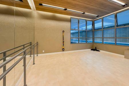 Apartamento à venda com 81m², 2 quartos e 1 vaga Apartamento à venda com 81m², 2 quartos e 1 vagaAcademia