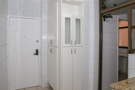 Apartamento para alugar com 170m², 3 quartos e 2 vagas Apartamento para alugar com 170m², 3 quartos e 2 vagasCozinha