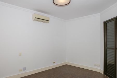 Apartamento para alugar com 170m², 3 quartos e 2 vagas Apartamento para alugar com 170m², 3 quartos e 2 vagasSuíte