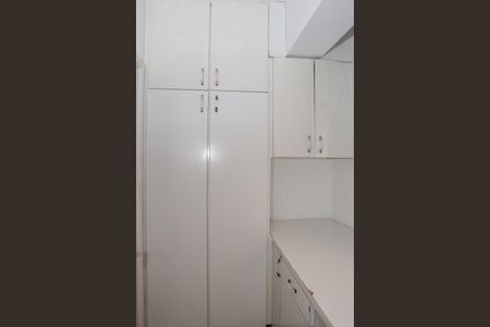 Apartamento para alugar com 170m², 3 quartos e 2 vagas Apartamento para alugar com 170m², 3 quartos e 2 vagasQuarto e Banheiro de Serviço