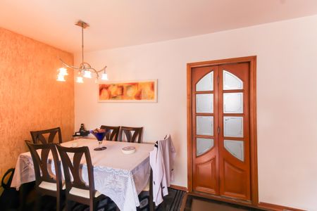 Apartamento à venda com 82m², 2 quartos e 1 vaga Apartamento à venda com 82m², 2 quartos e 1 vagaSala
