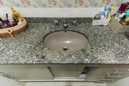 Apartamento à venda com 82m², 2 quartos e 1 vaga Apartamento à venda com 82m², 2 quartos e 1 vagaBanheiro da Suíte 2