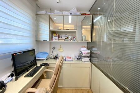 Apartamento à venda com 238m², 4 quartos e 5 vagasEscritório da Suite