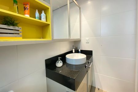 Apartamento à venda com 238m², 4 quartos e 5 vagasBanheiro da Suíte 2