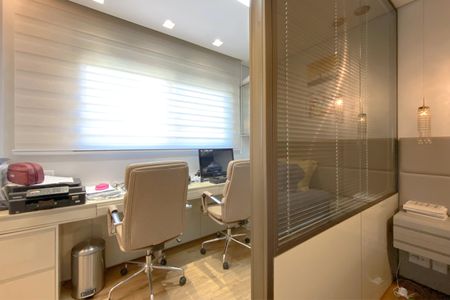 Apartamento à venda com 238m², 4 quartos e 5 vagasEscritório da Suite