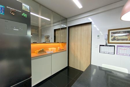 Apartamento à venda com 238m², 4 quartos e 5 vagasCozinha