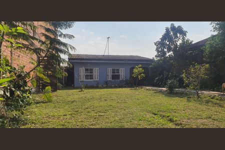 Casa à venda com 72m², 3 quartos e 3 vagas Casa à venda com 72m², 3 quartos e 3 vagasJardim