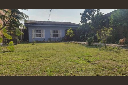 Casa à venda com 72m², 3 quartos e 3 vagas Casa à venda com 72m², 3 quartos e 3 vagasQuintal