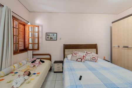 Casa à venda com 165m², 4 quartos e 1 vagaSuíte 1