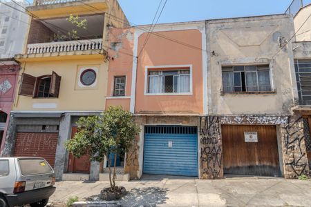 Casa à venda com 165m², 4 quartos e 1 vagaFachada