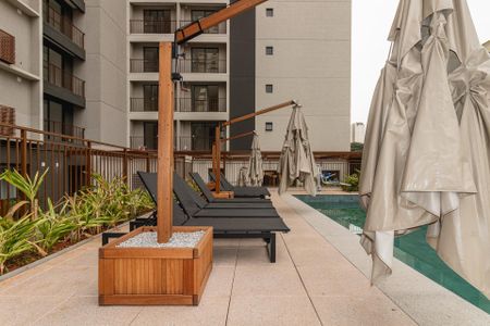 Studio à venda com 26m², 1 quarto e sem vaga Studio à venda com 26m², 1 quarto e sem vagaÁrea comum - Piscina