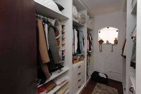 Casa à venda com 450m², 6 quartos e 8 vagasCloset da Suíte