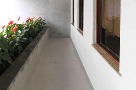 Casa à venda com 450m², 6 quartos e 8 vagasVaranda da frente da casa