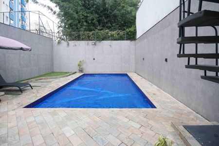 Casa à venda com 450m², 4 quartos e 8 vagas Casa à venda com 450m², 4 quartos e 8 vagasPiscina