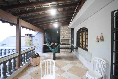 Casa à venda com 450m², 4 quartos e 8 vagas Casa à venda com 450m², 4 quartos e 8 vagasVaranda Sala 02