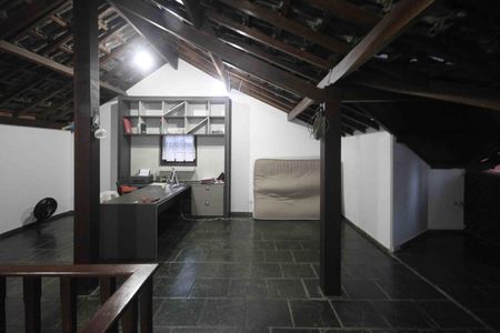 Casa à venda com 450m², 4 quartos e 8 vagas Casa à venda com 450m², 4 quartos e 8 vagasSoton