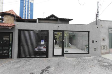 Casa à venda com 450m², 6 quartos e 8 vagasFachada