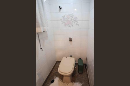 Casa à venda com 450m², 4 quartos e 8 vagas Casa à venda com 450m², 4 quartos e 8 vagasLavabo